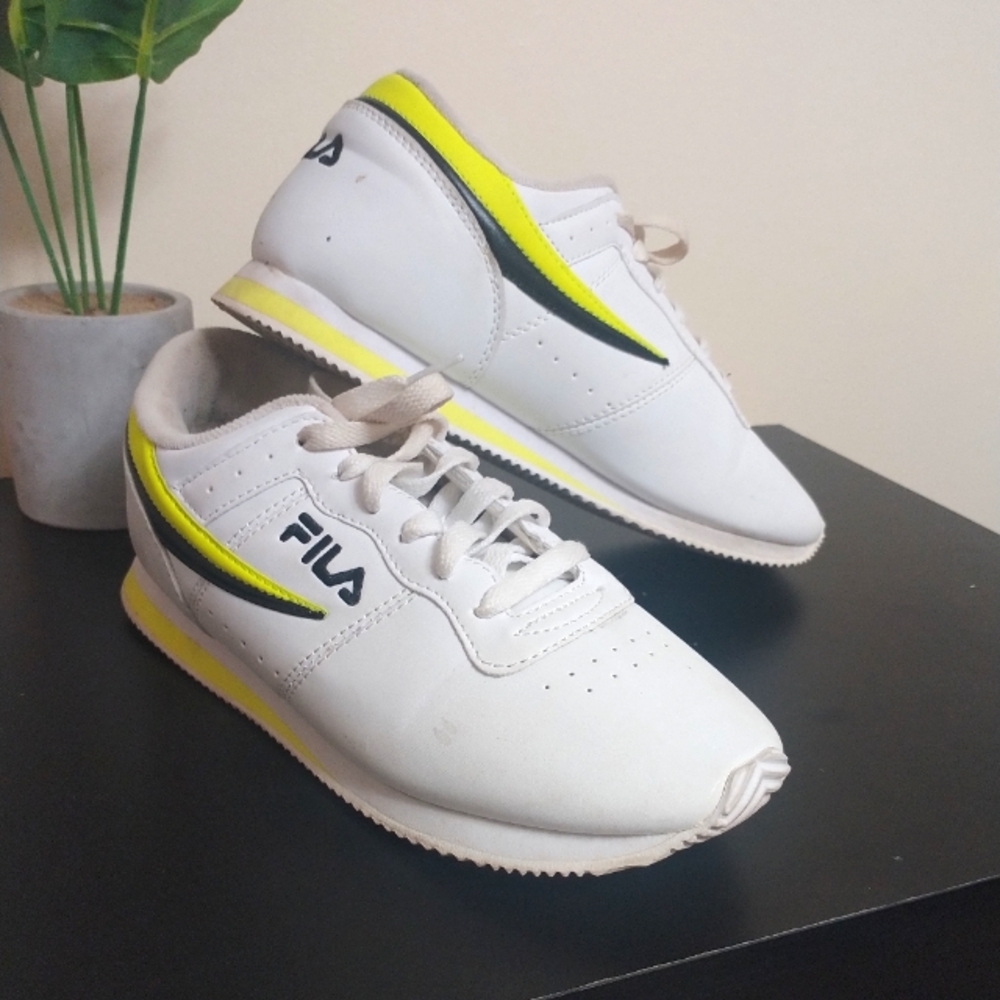 Fila Machu Sneaker size 9